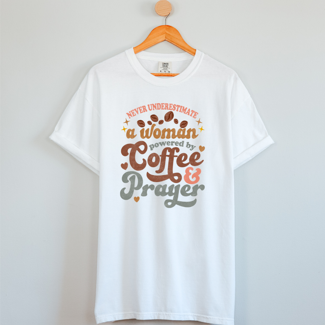 Coffee Love : A Women Powered By Coffee T-shirt